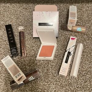 Fenty Beauty Coral Blush & 4 Fenty Lipgloss